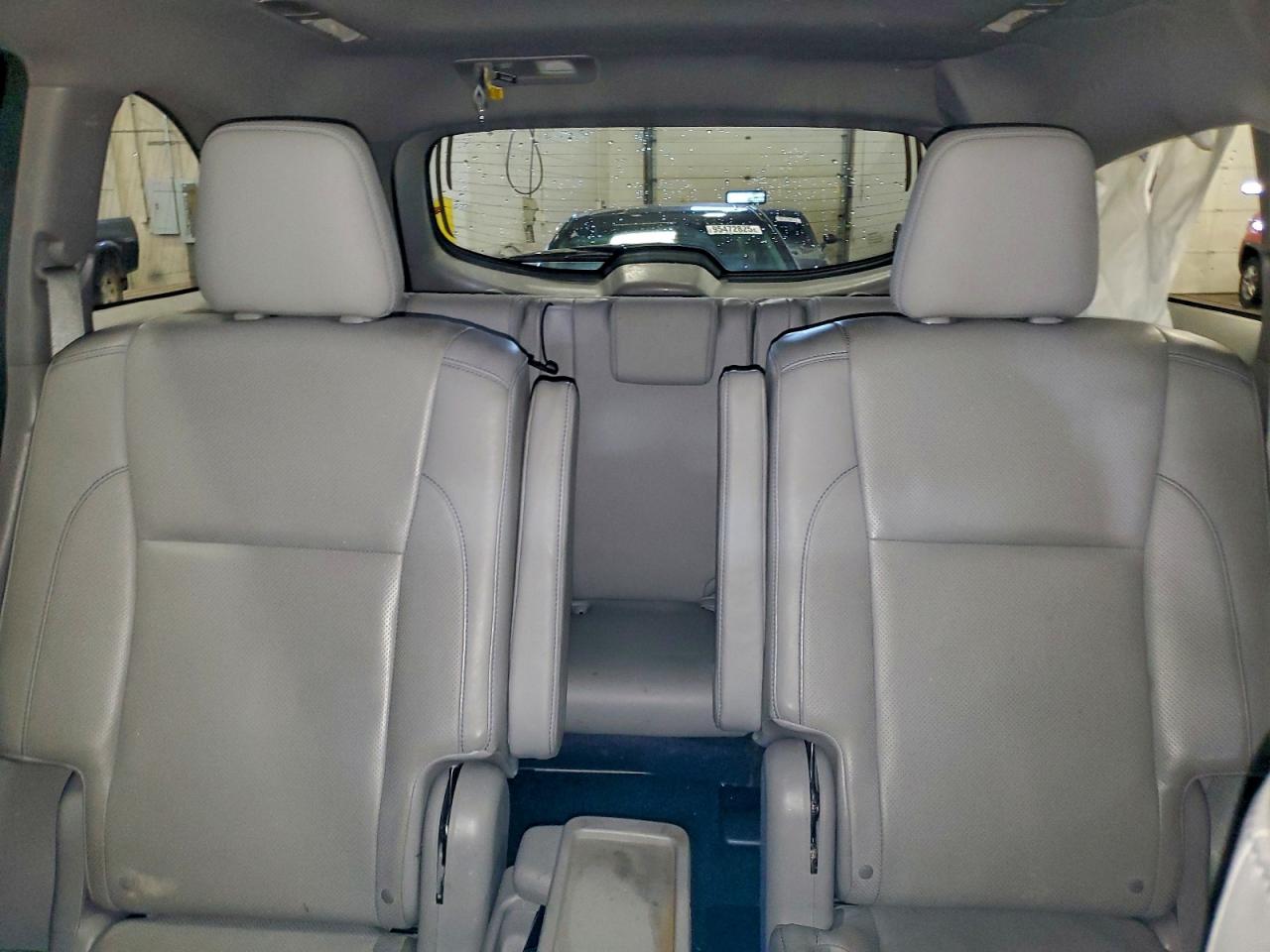 Toyota Highlander Hybrid Limited Image 6