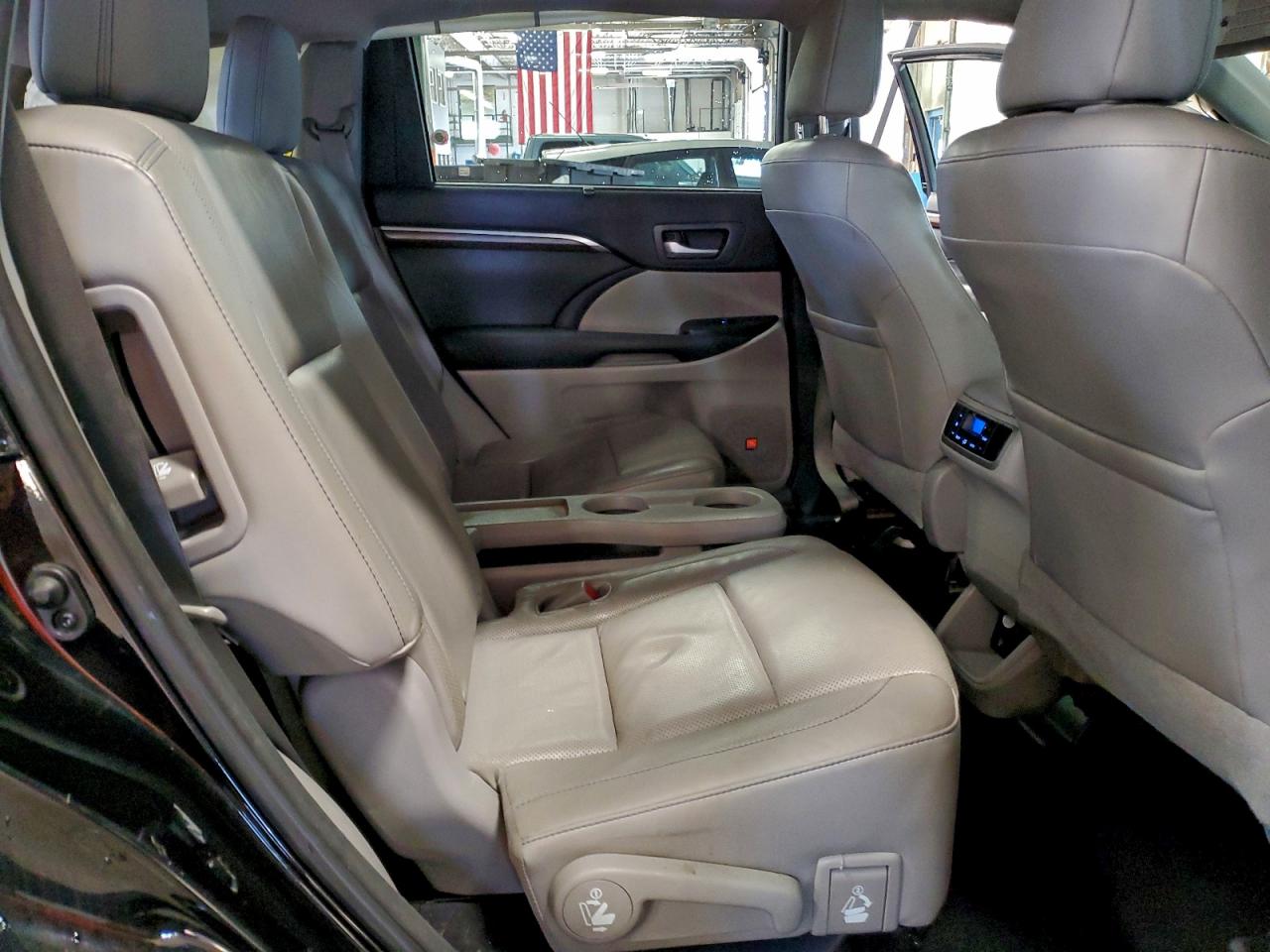 Toyota Highlander Hybrid Limited Image 13