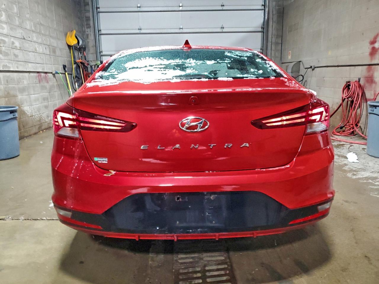 Hyundai ELANTRA Sel Image 3