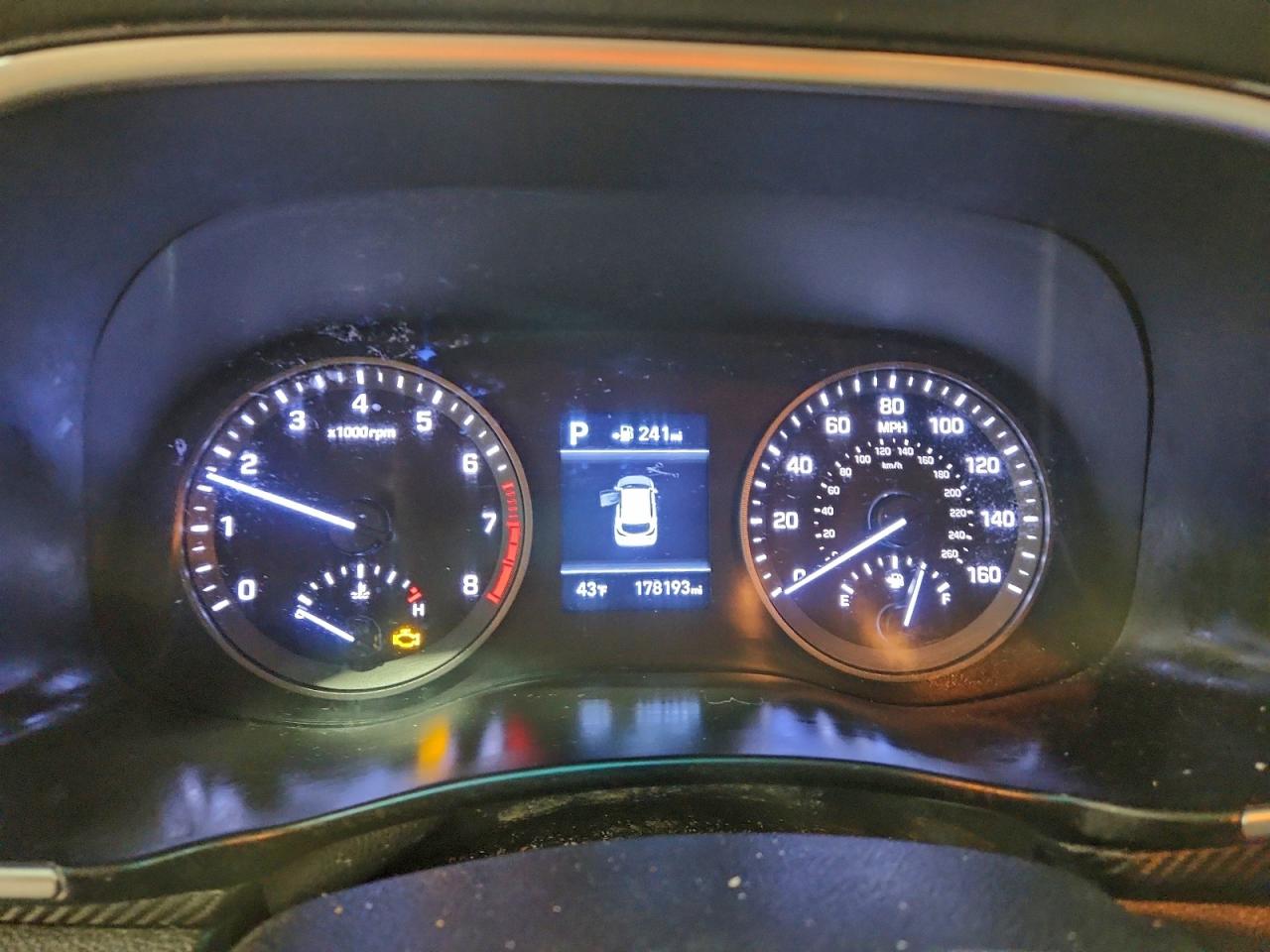 Hyundai TUCSON Limited Image 10