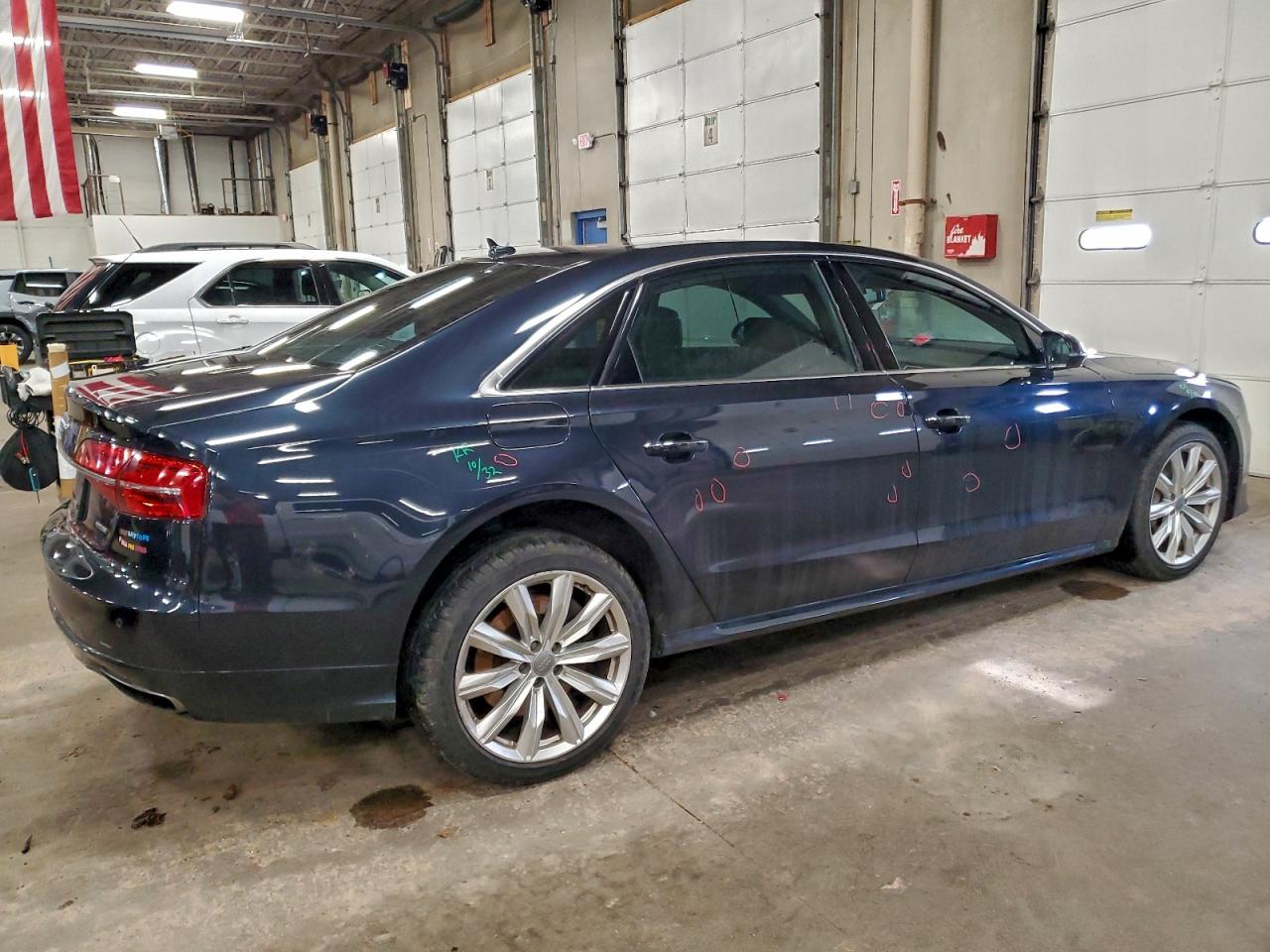 Audi A8 L Quattro Image 12