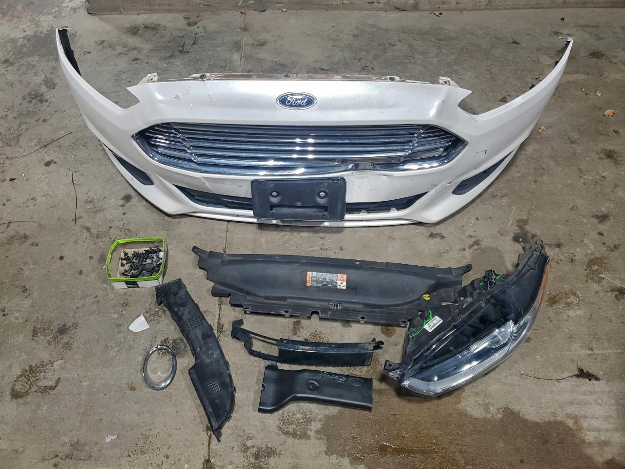 Ford Fusion Se Image 11