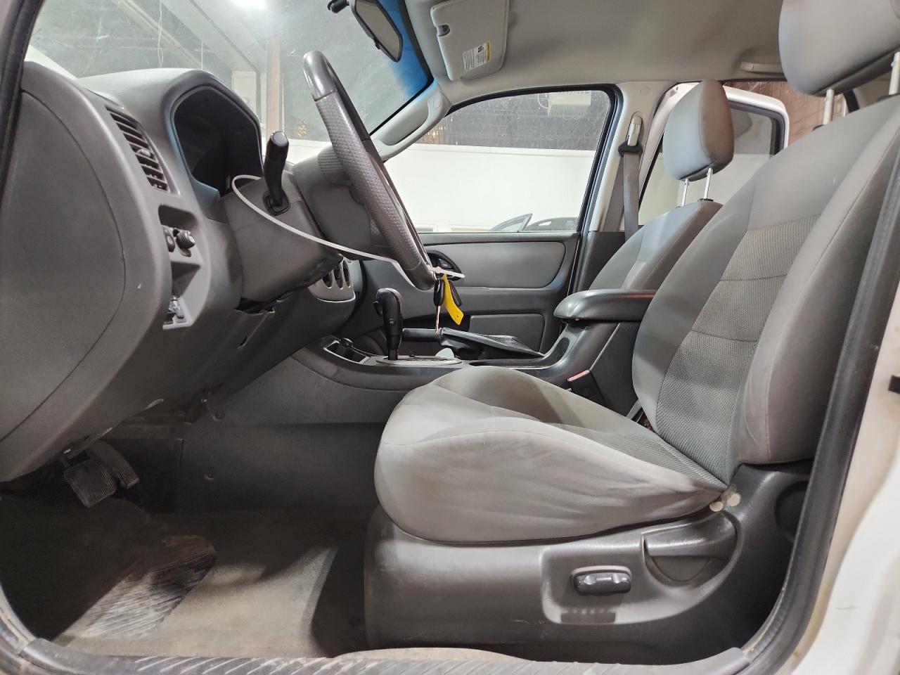 Ford Escape Xlt Image 8