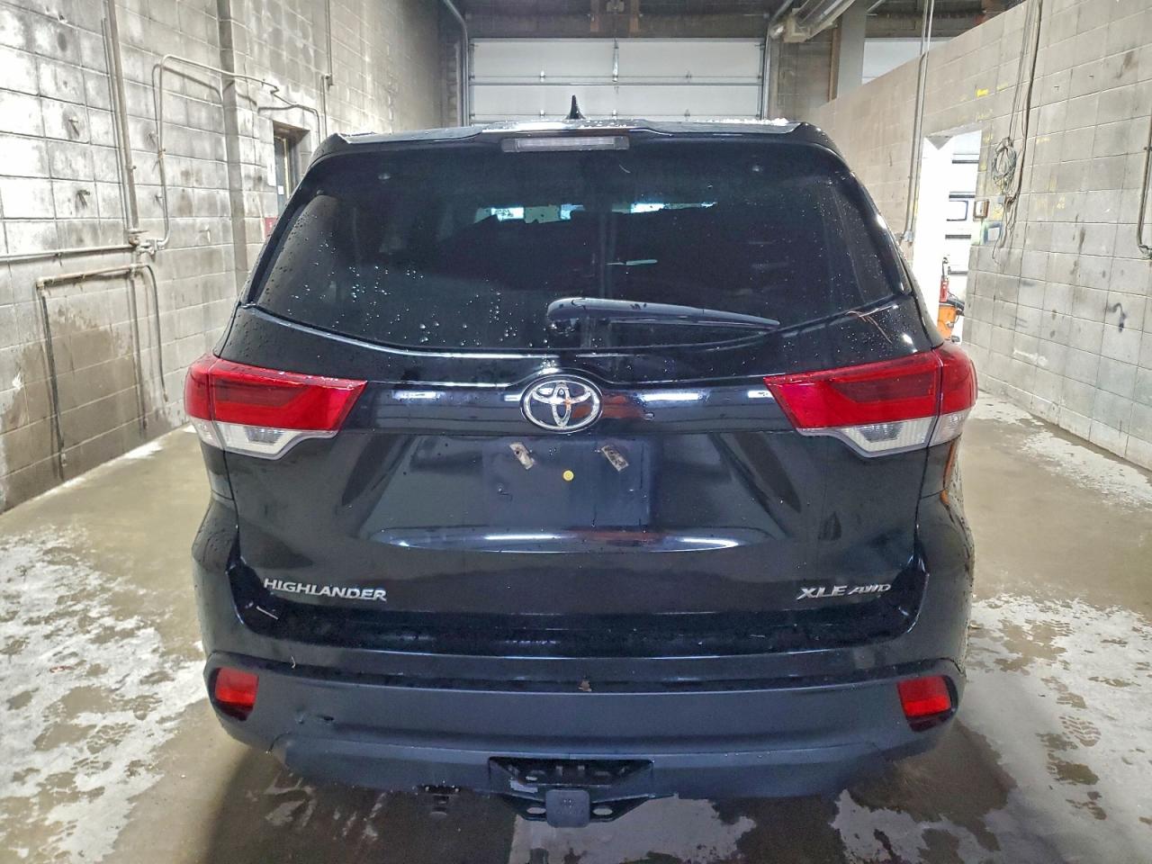 Toyota Highlander Se Image 10