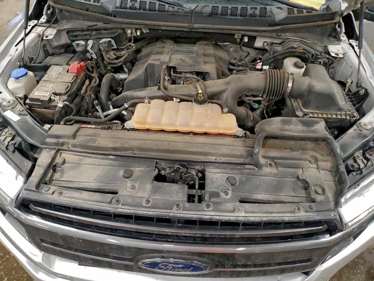 Ford F-150 Supercrew Image 10