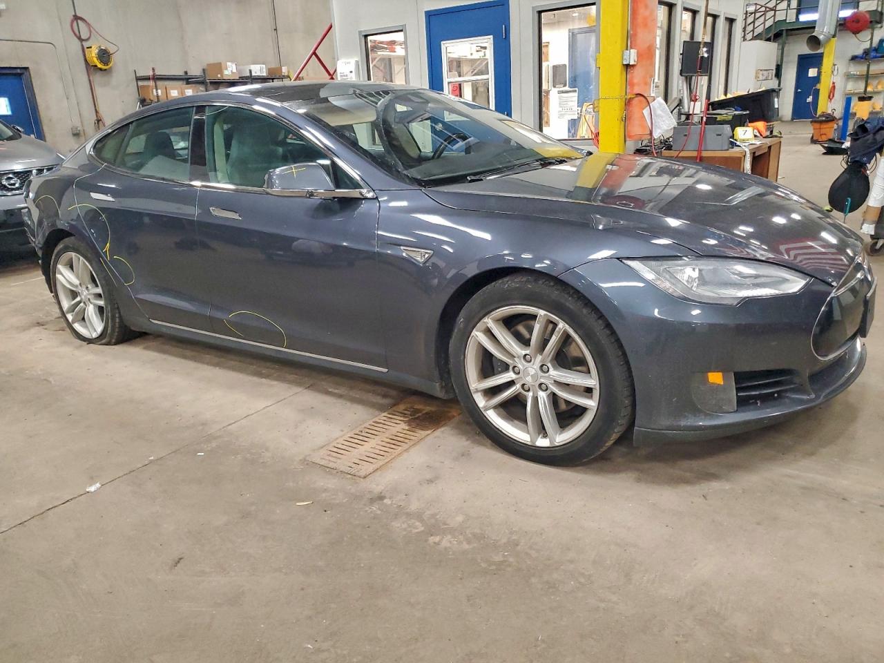Tesla Model S Image 3