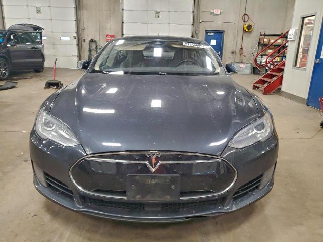 Tesla Model S Image 7
