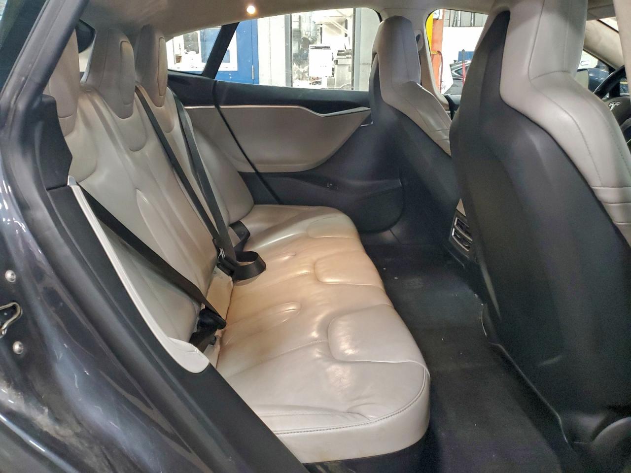 Tesla Model S Image 9