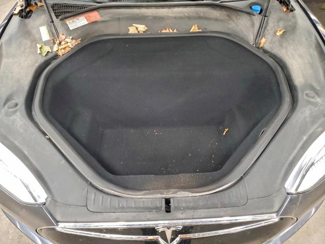Tesla Model S Image 12