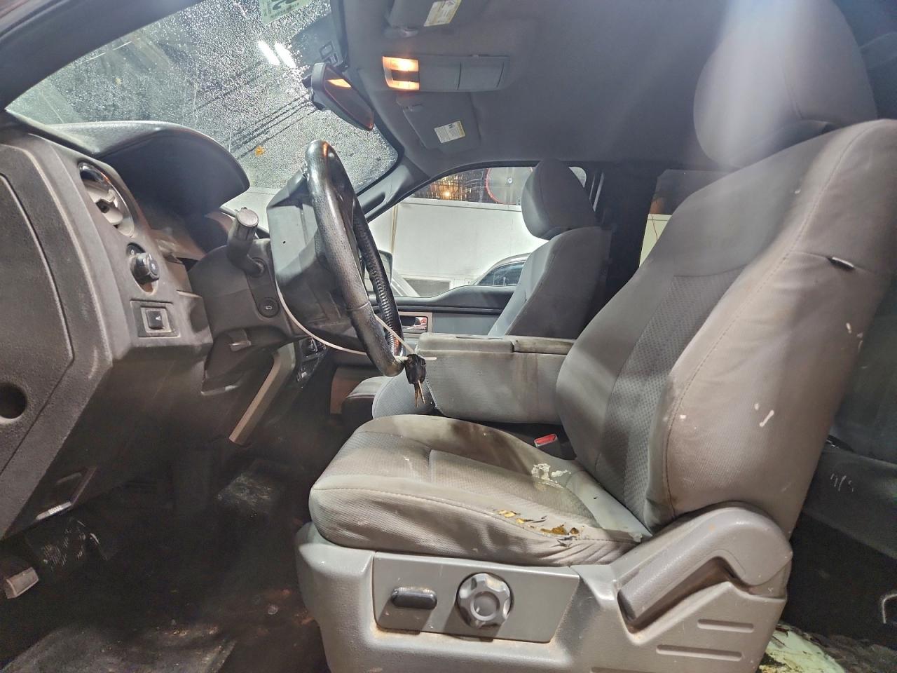 Ford F-150 Super Cab Image 6