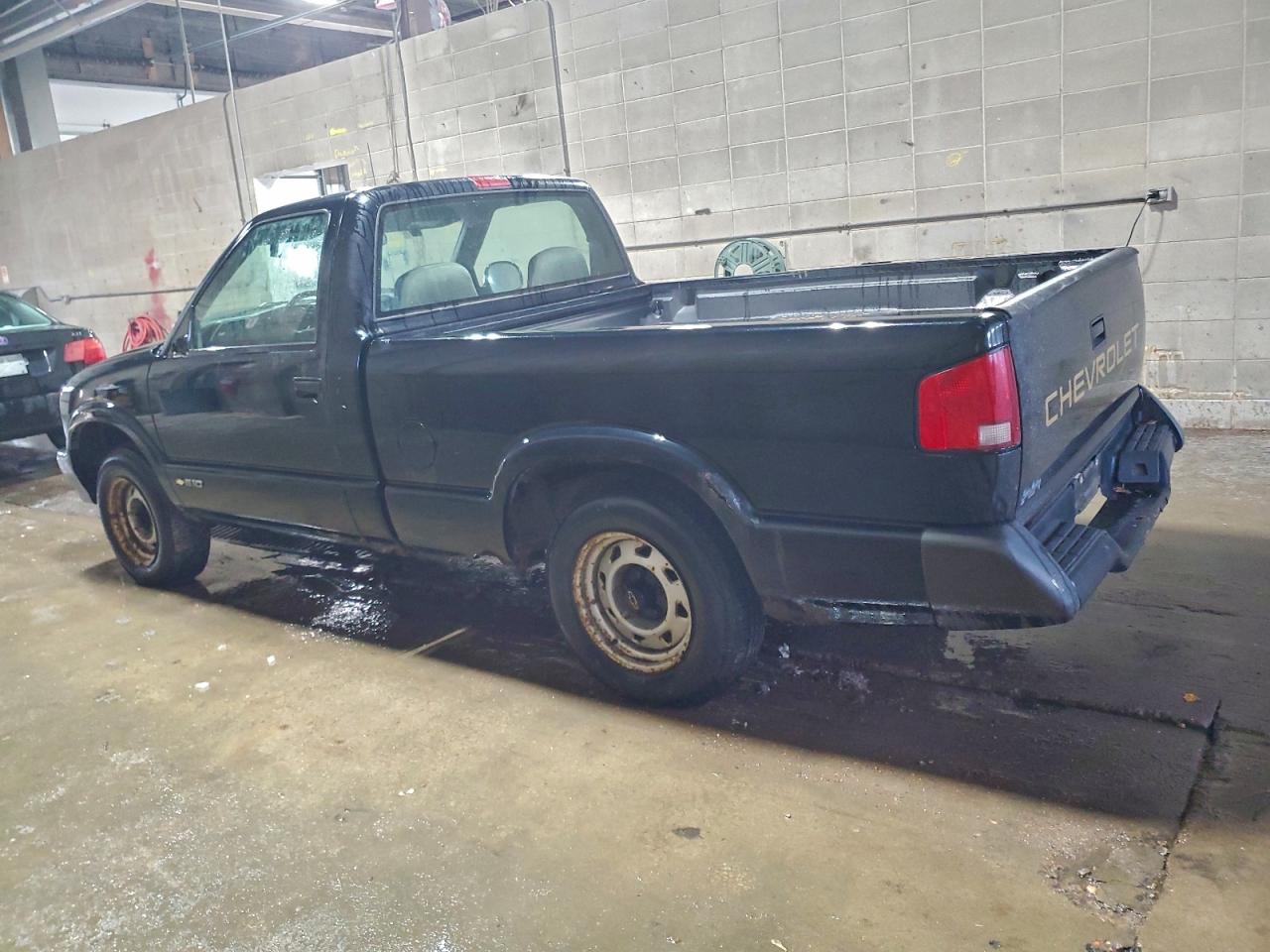 Chevrolet S-10 S10 Image 2