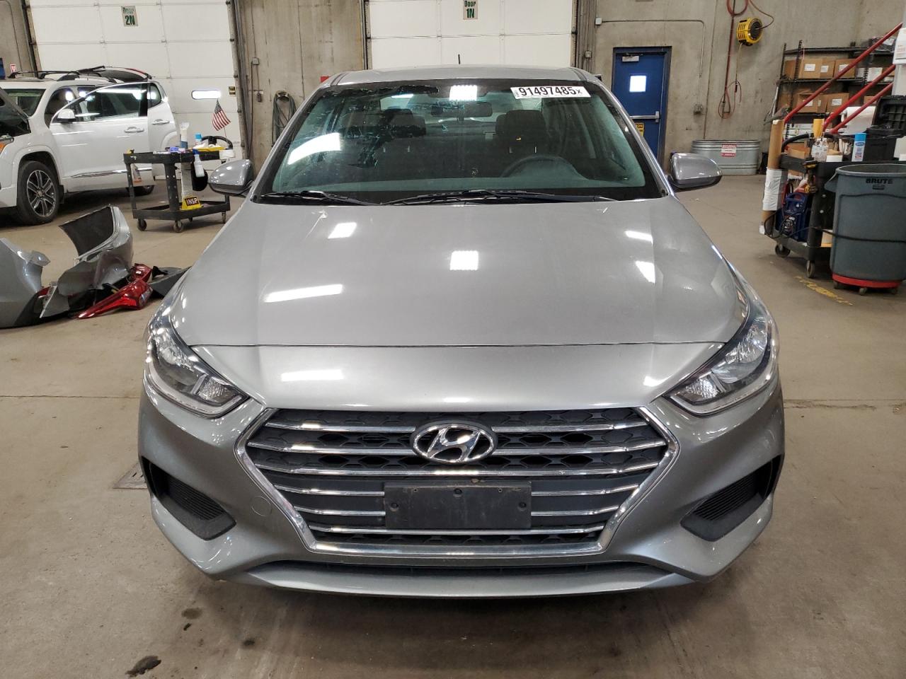 Hyundai ACCENT Se Image 9