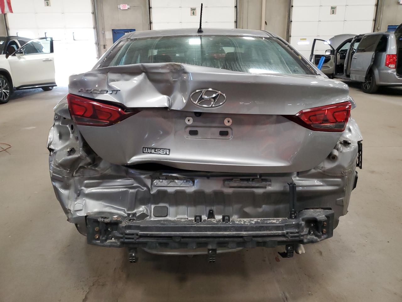 Hyundai ACCENT Se Image 8