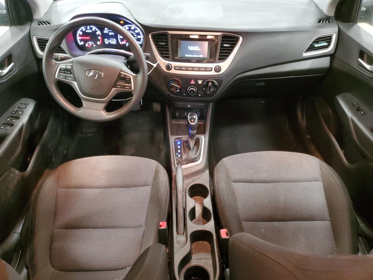 Hyundai ACCENT Se Image 4