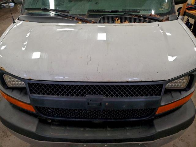 Chevrolet Express Image 12