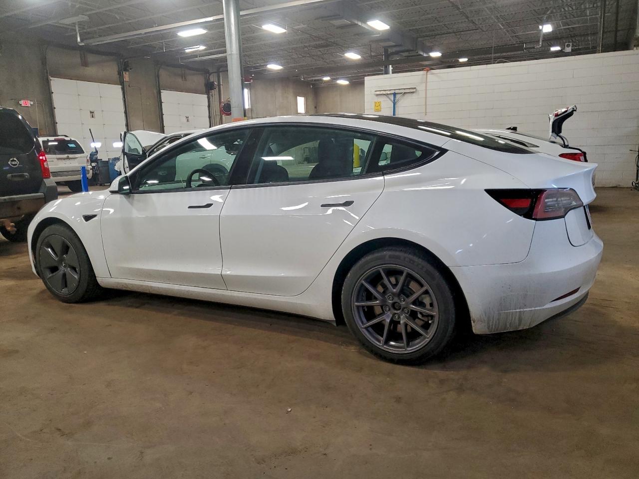 Tesla Model 3 Image 3