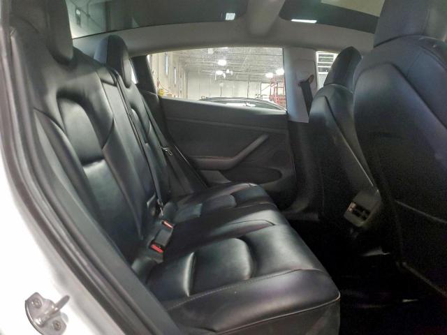 Tesla Model 3 Image 4