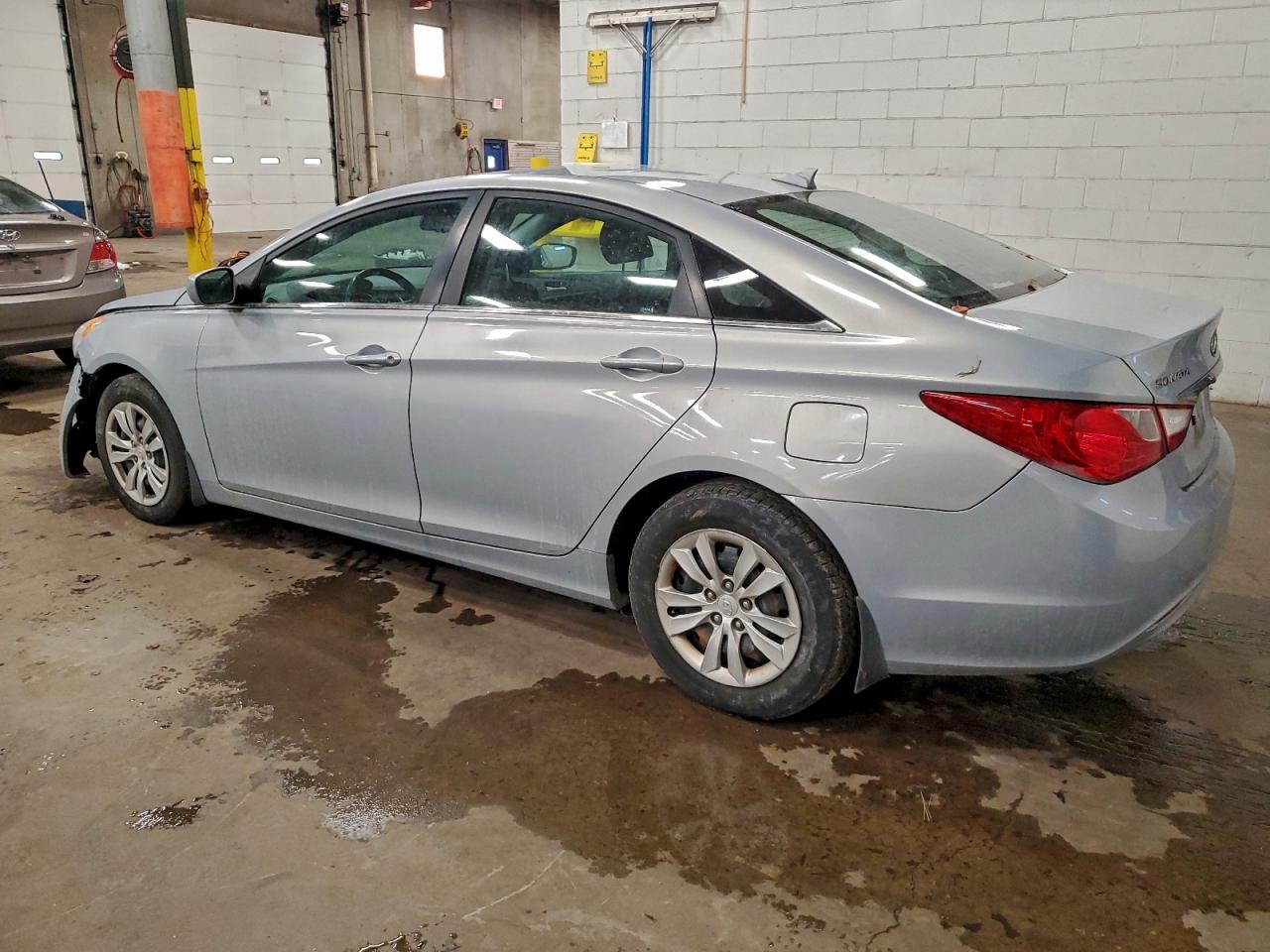 Hyundai SONATA Gls Image 4