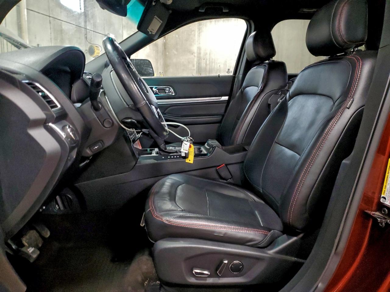 Ford Explorer Sport Image 11