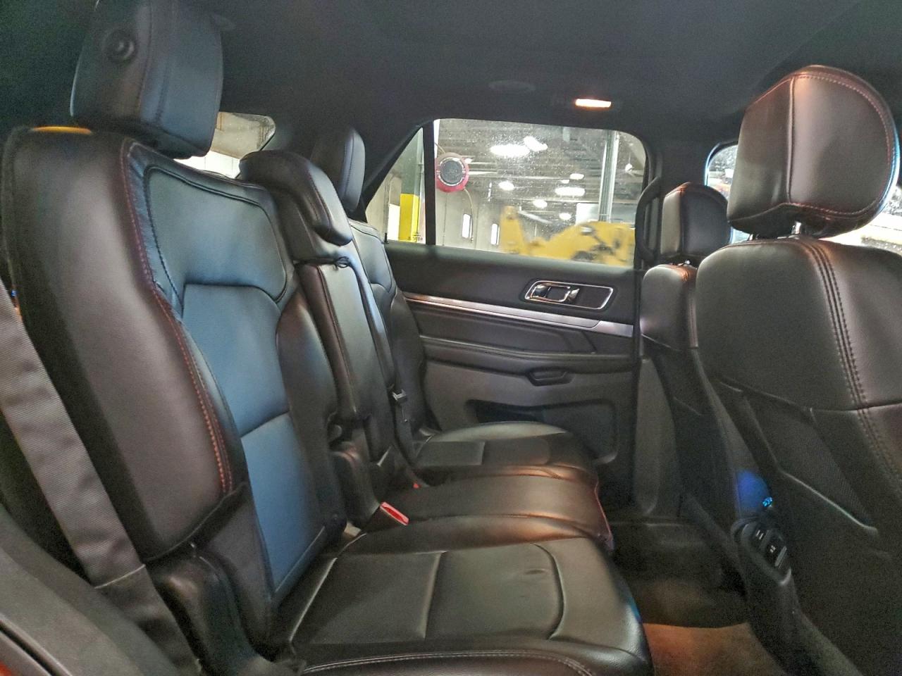 Ford Explorer Sport Image 8