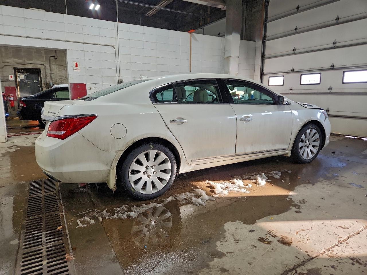 Buick LaCrosse Premium Image 3