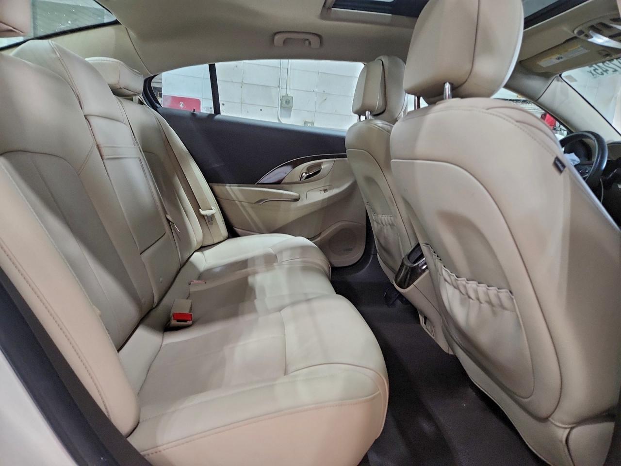 Buick LaCrosse Premium Image 10