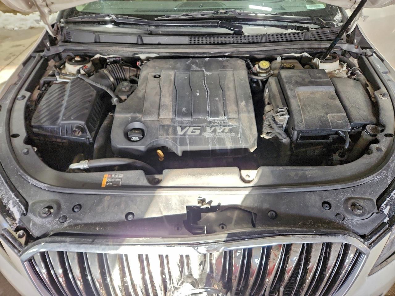 Buick LaCrosse Premium Image 2