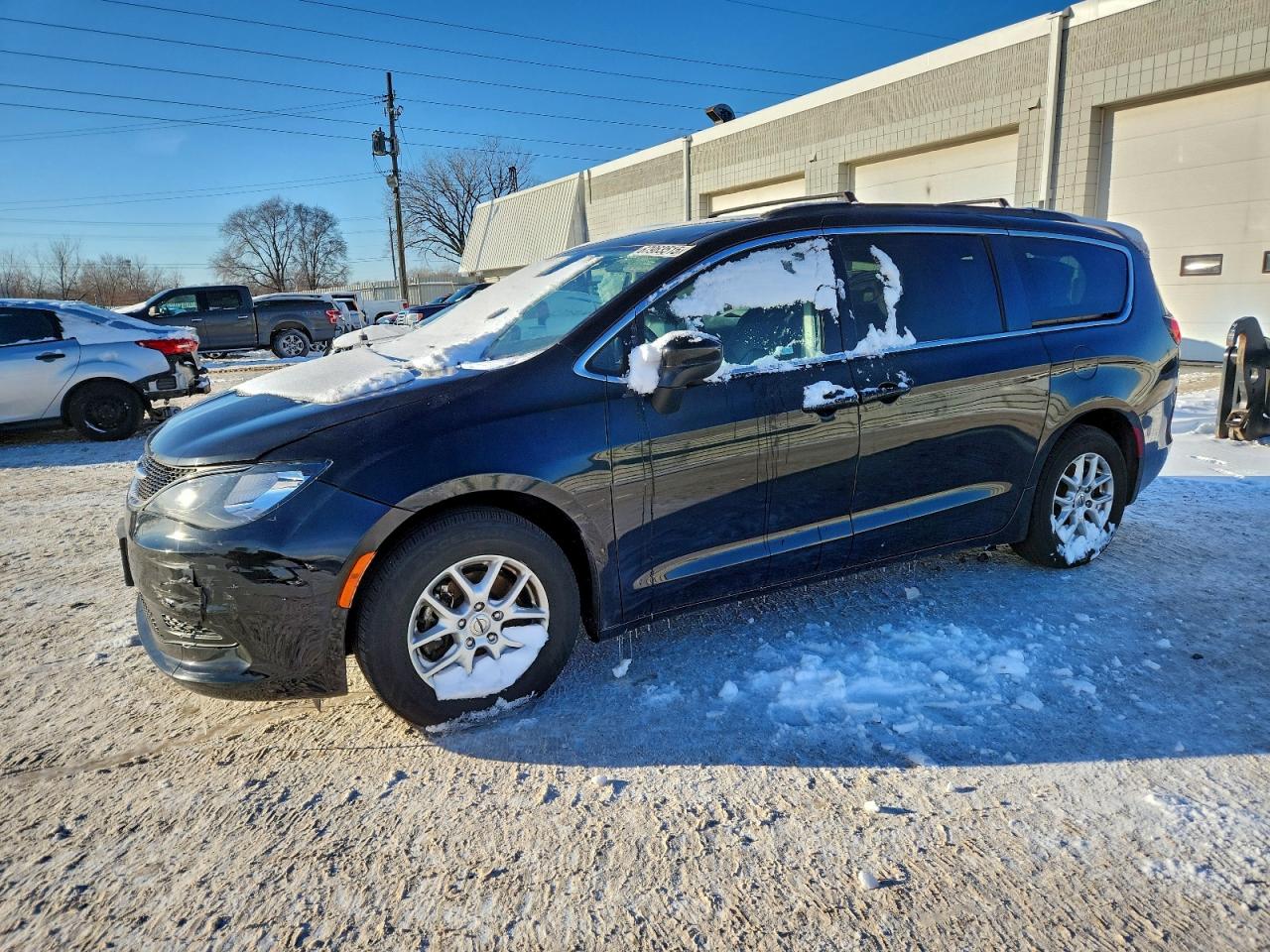 Chrysler Minivan Lxi Image 1