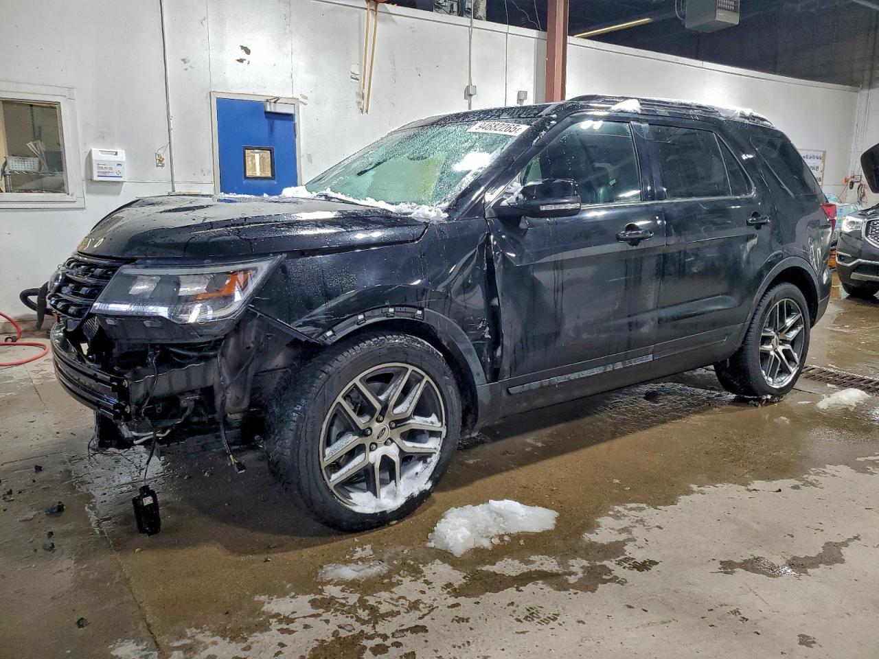 Ford Explorer Sport Image 1