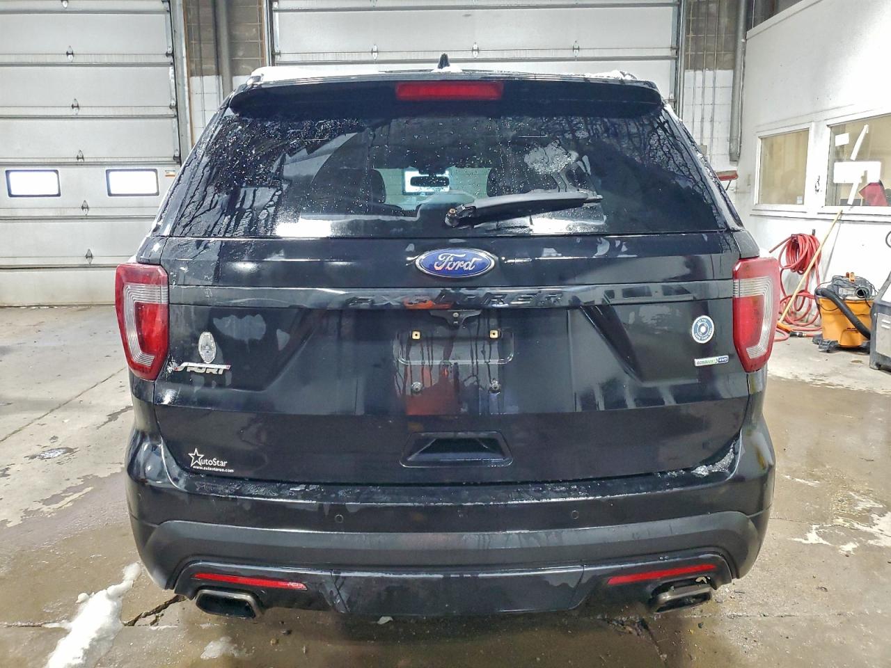 Ford Explorer Sport Image 5