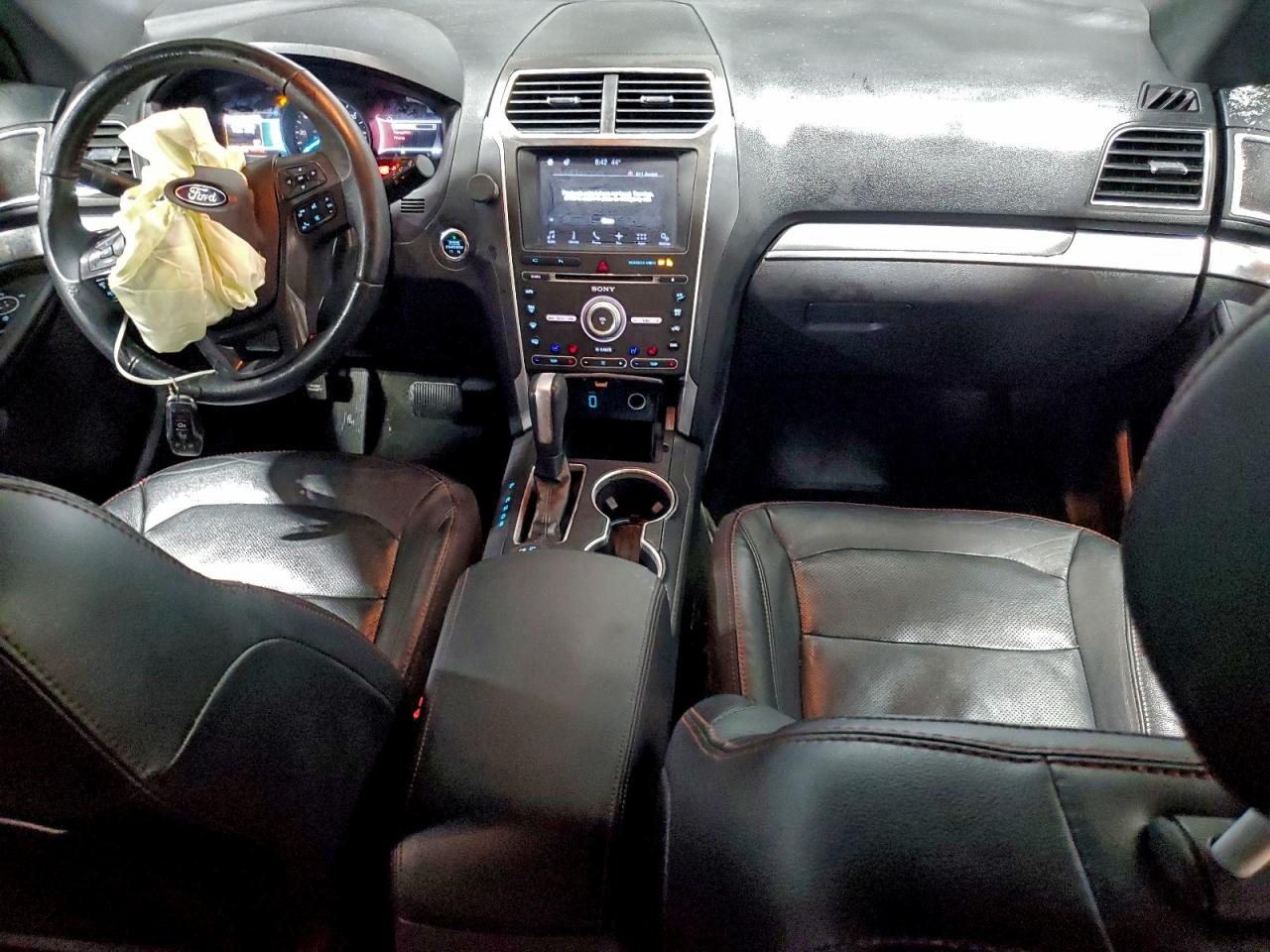 Ford Explorer Sport Image 8