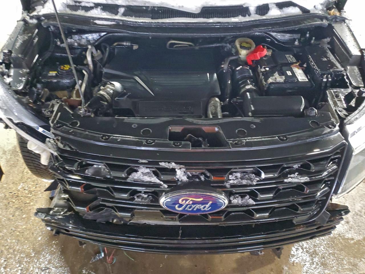 Ford Explorer Sport Image 13