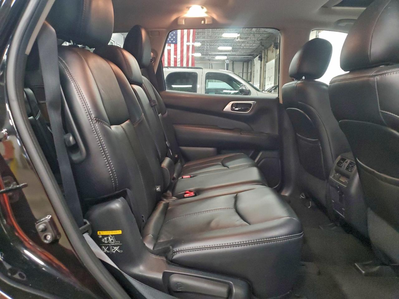 Nissan Pathfinder S Image 6