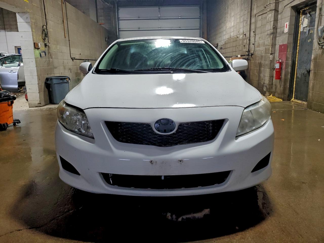 Toyota Corolla Base Image 8