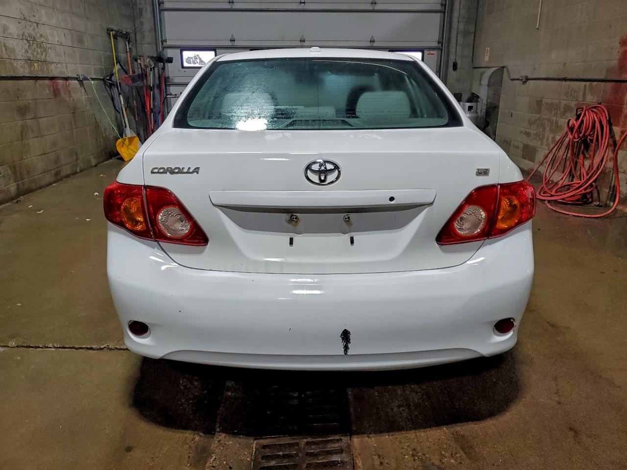 Toyota Corolla Base Image 3