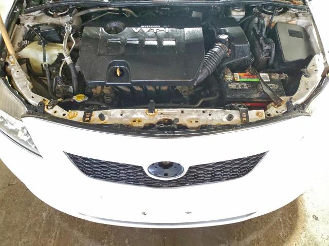 Toyota Corolla Base Image 7