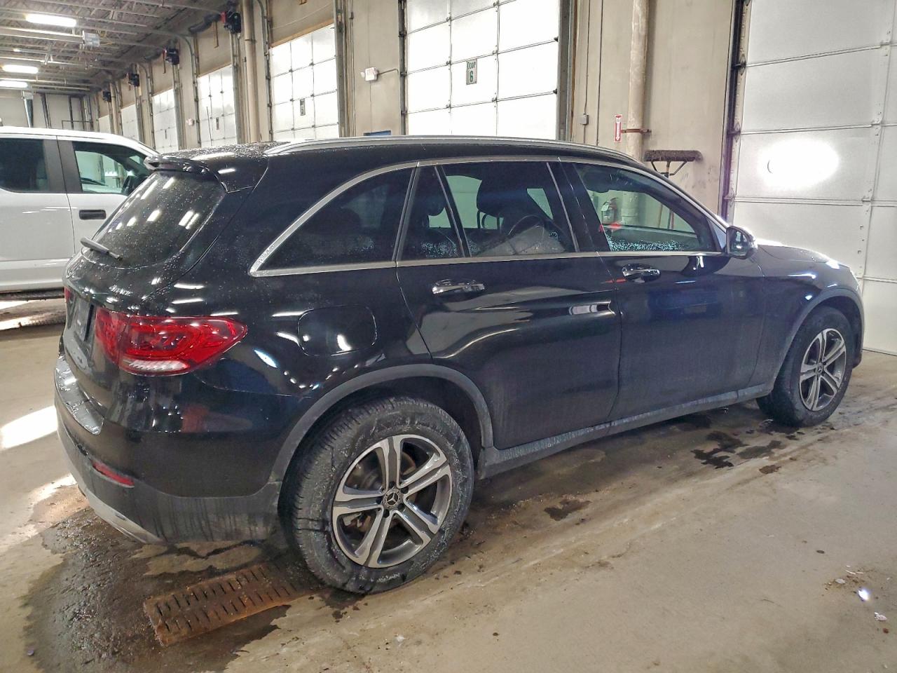 Mercedes-Benz GLC 300 4matic Image 4
