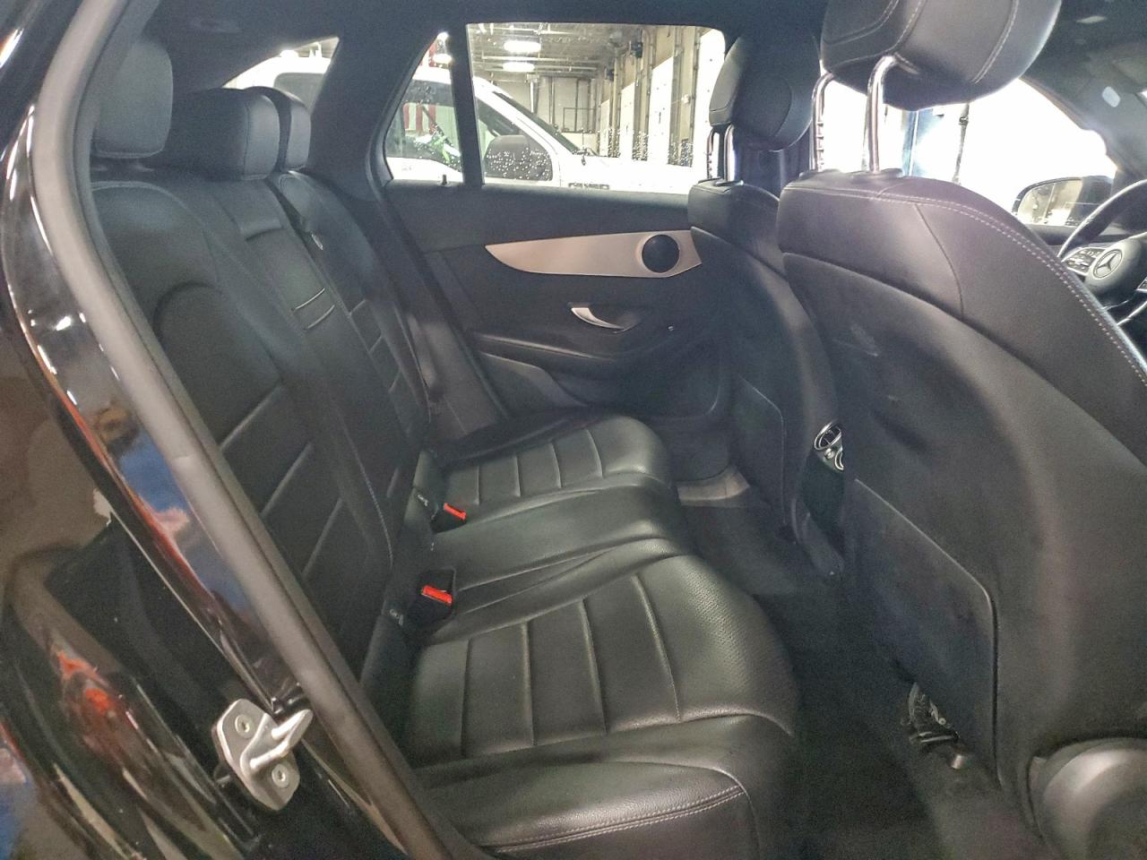 Mercedes-Benz GLC 300 4matic Image 9