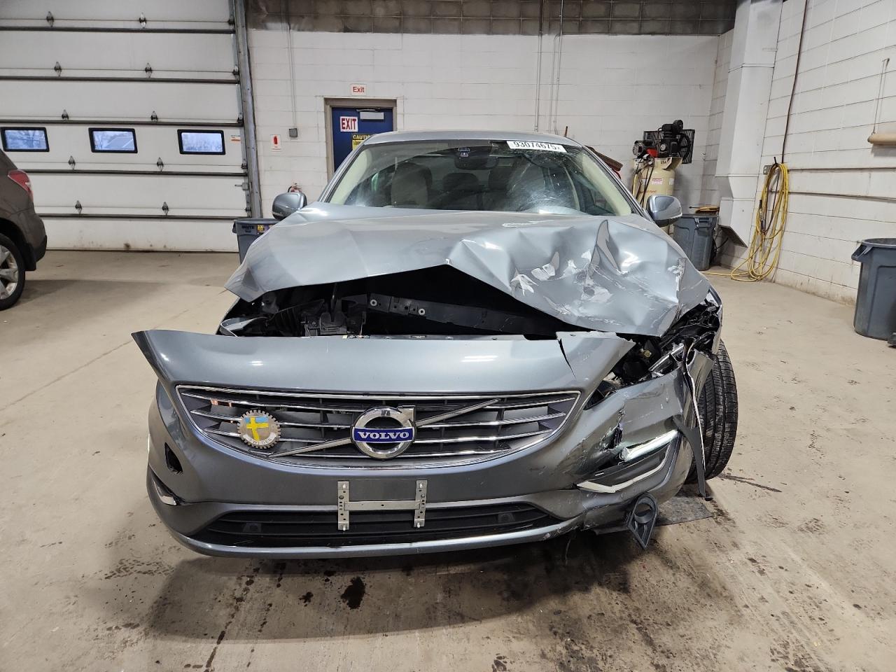 Volvo S60 Inscription Image 3