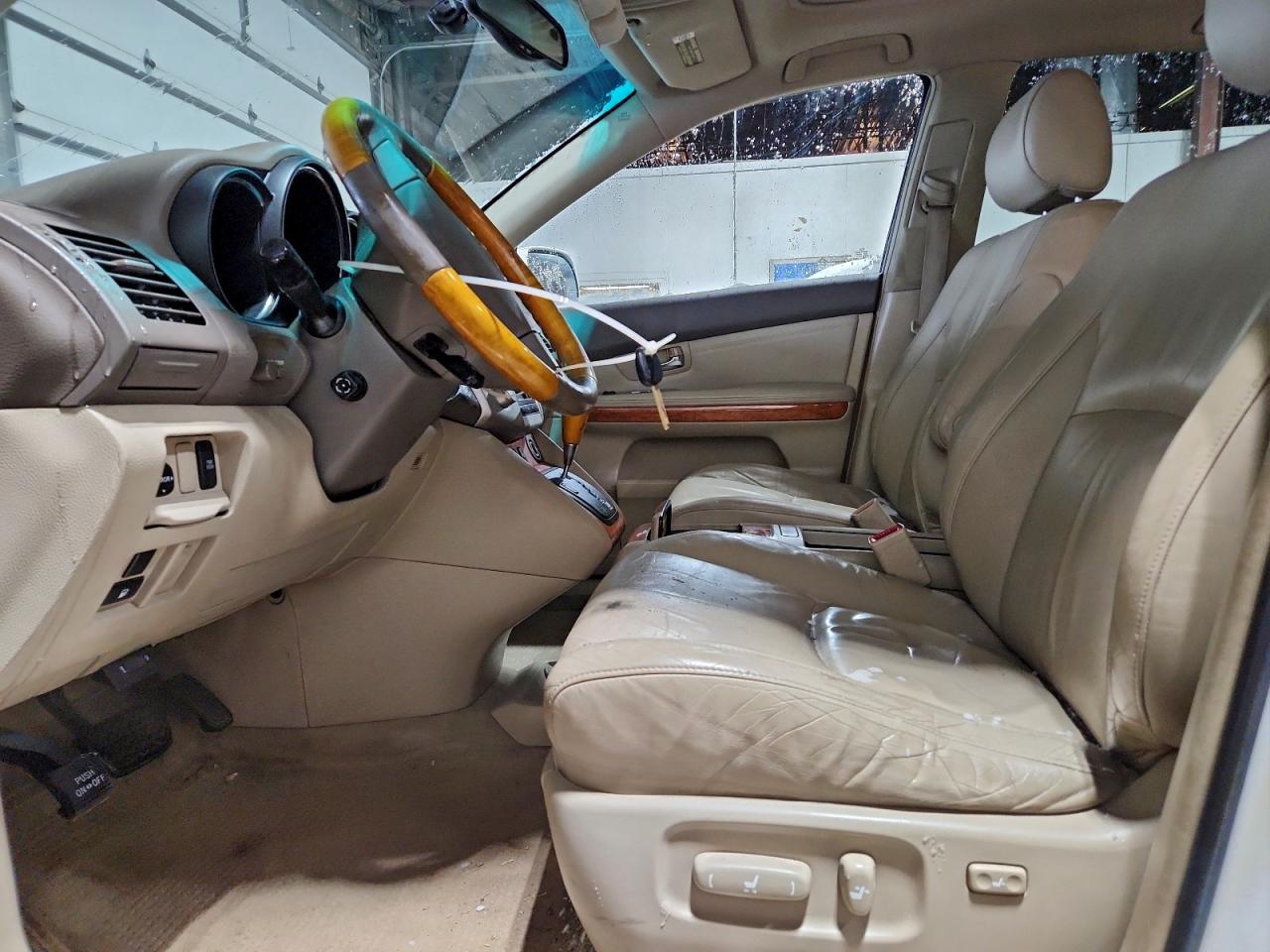 Lexus RX 330 Image 8