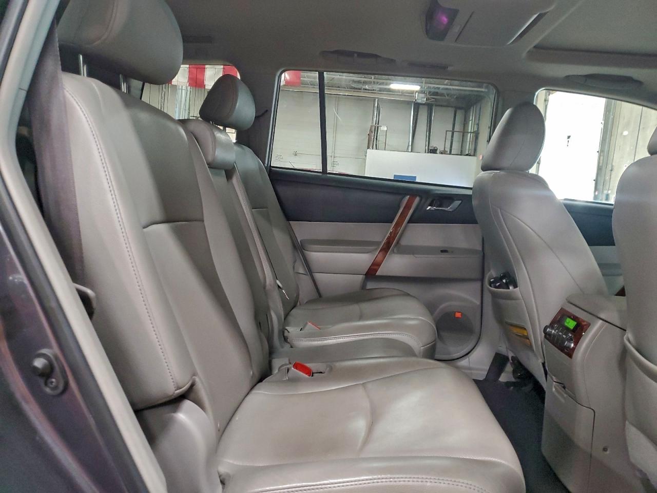 Toyota Highlander Limited Image 14