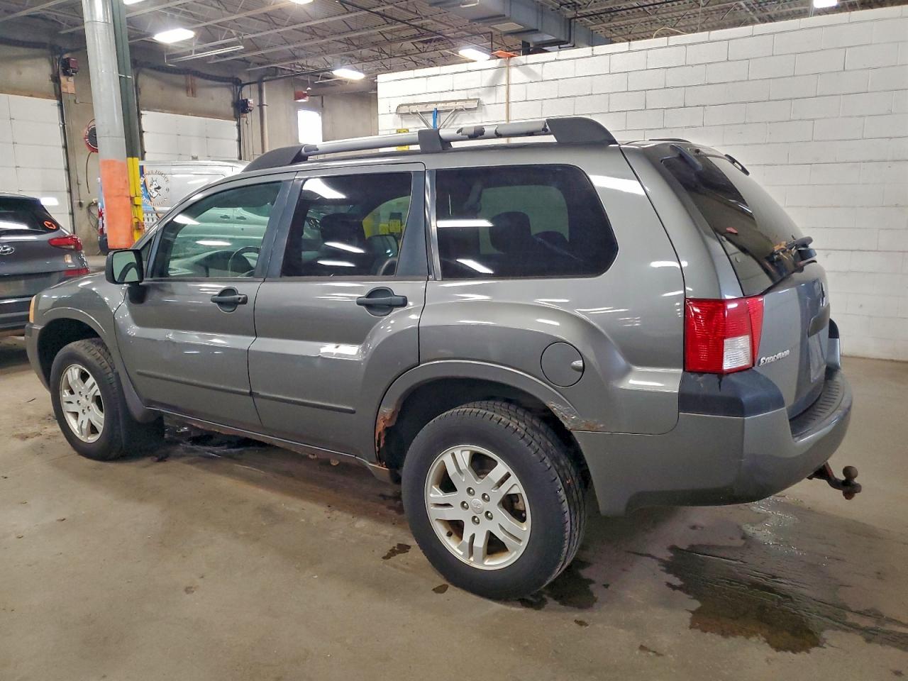 Mitsubishi Endeavor Ls Image 5