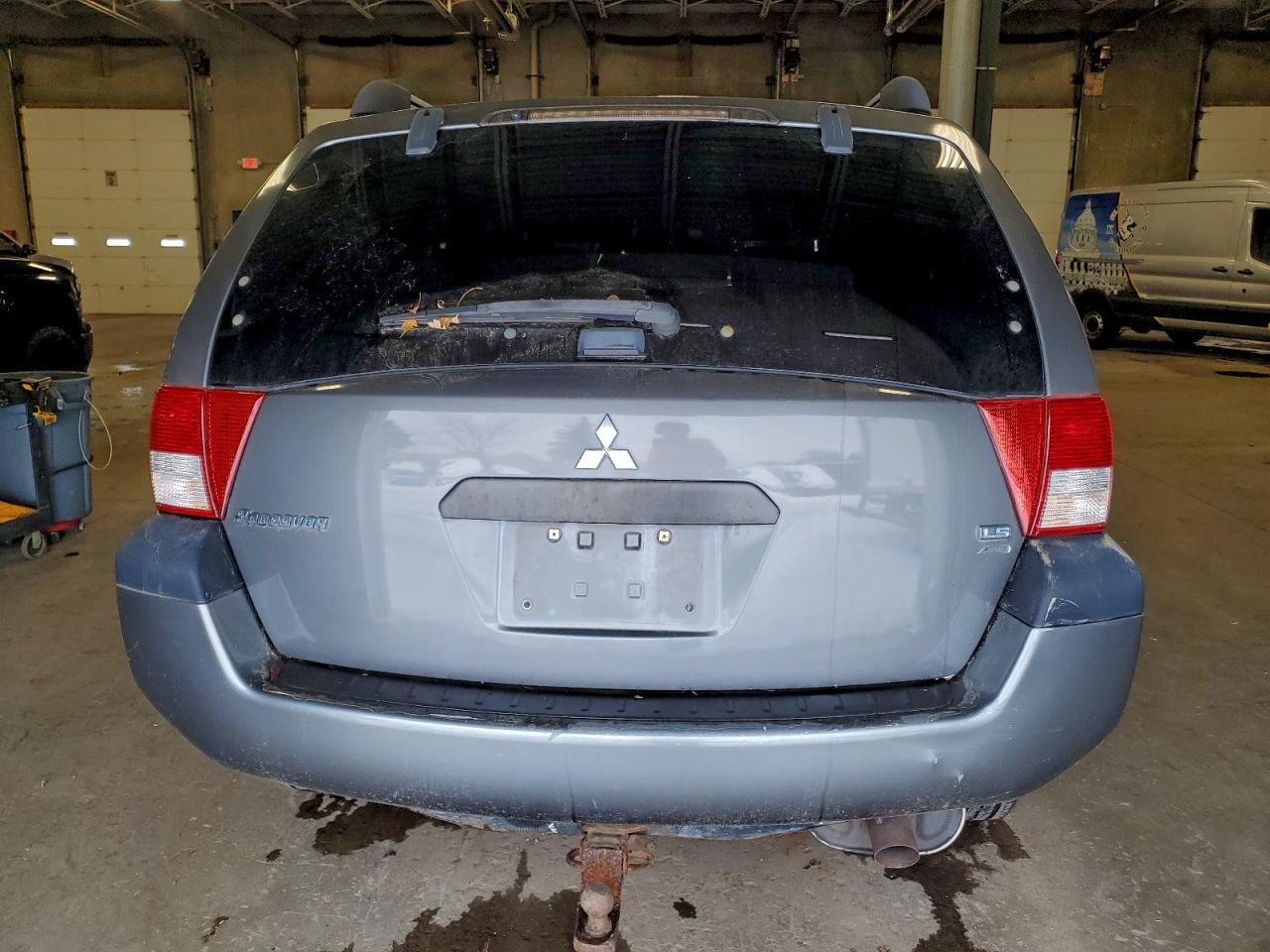 Mitsubishi Endeavor Ls Image 8