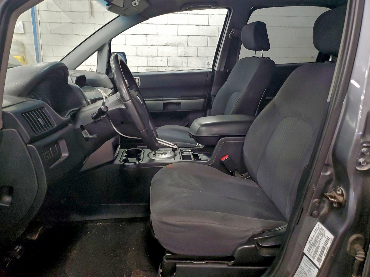 Mitsubishi Endeavor Ls Image 10