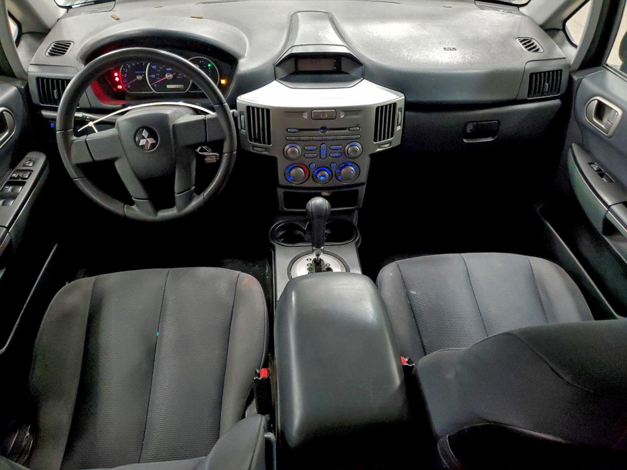 Mitsubishi Endeavor Ls Image 9