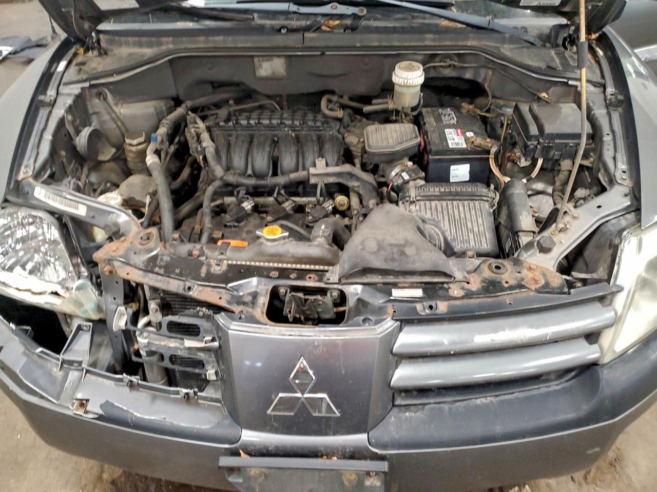 Mitsubishi Endeavor Ls Image 12