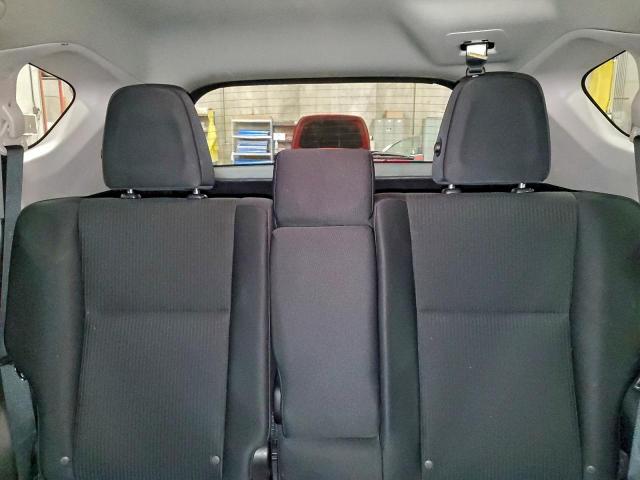 Toyota RAV4 Le Image 13