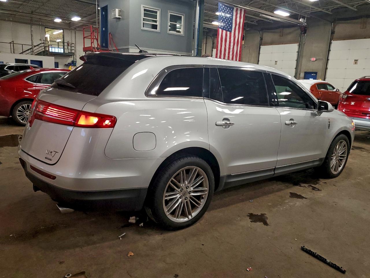 Lincoln MKT Image 5