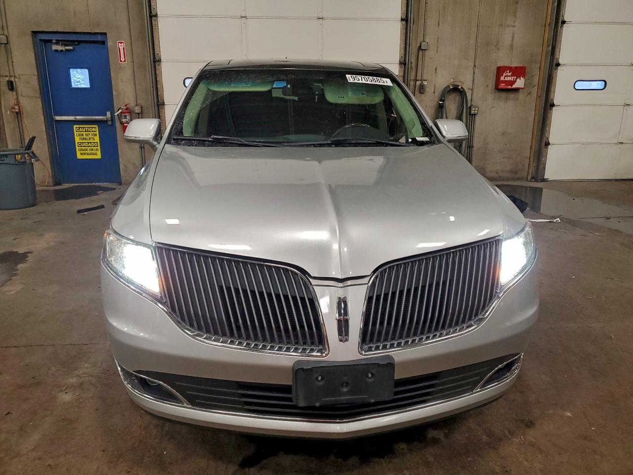 Lincoln MKT Image 4