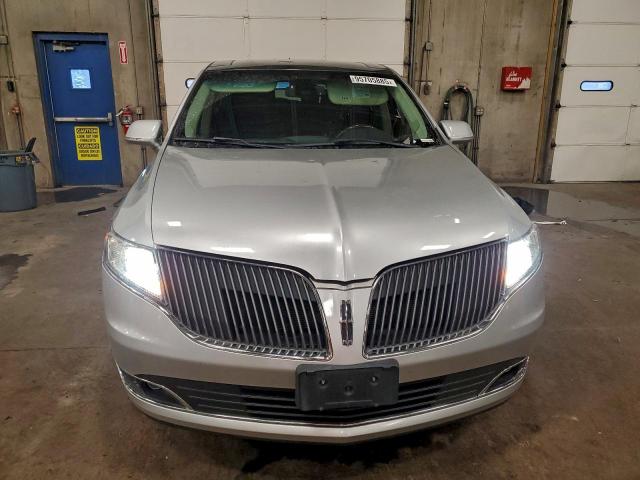 Lincoln MKT Image 4